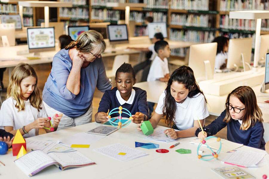 روش های آموزش مهارت تفکر نقادانه به دانش‌آموزان